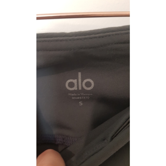 ALO MOTO LEGGINGS - Picture 2 of 3